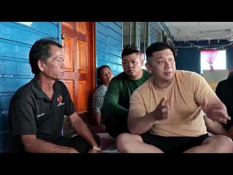 After dark, Malaysia's crocodile hunters go to work
