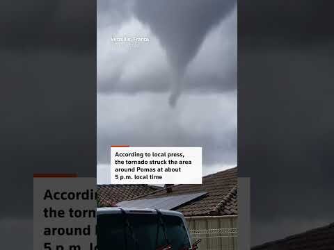 Tornado towers over southern France
