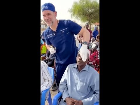 Doctor restores sight at war-torn South Sudan border