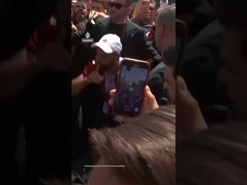 Mohamed Salah lands in Turkiye to fan frenzy ahead of Trabzonspor move