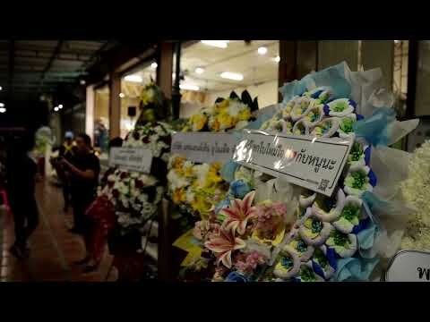 Thai gunman's mother apologizes at funeral