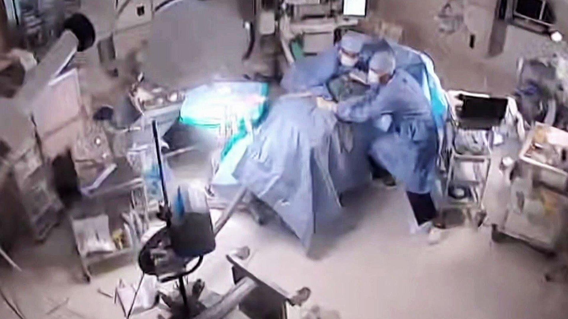 Moment earthquake shakes hospital operating room in Japan
