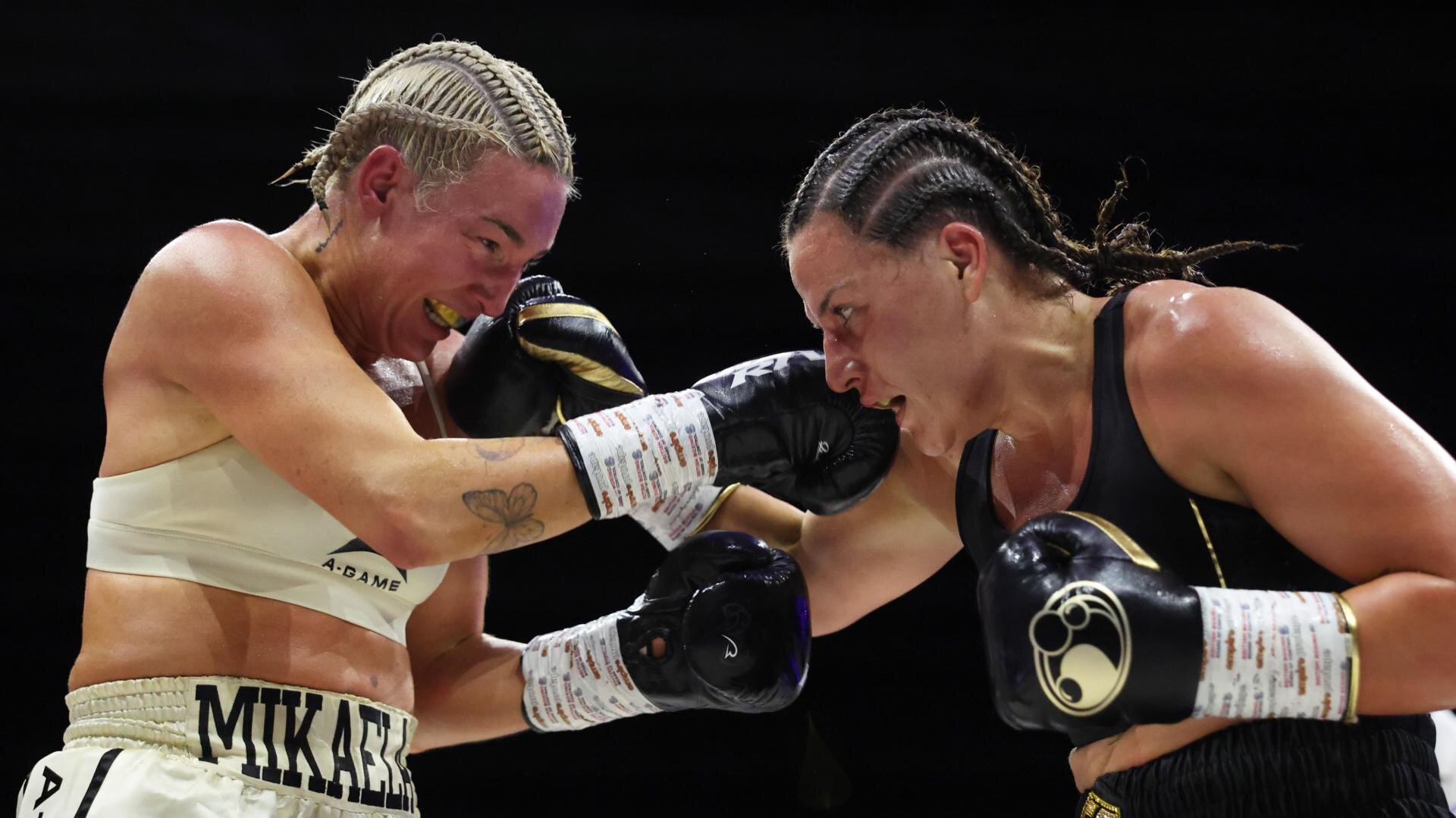 Cameron beats Mayer to become unified light-middleweight champion
