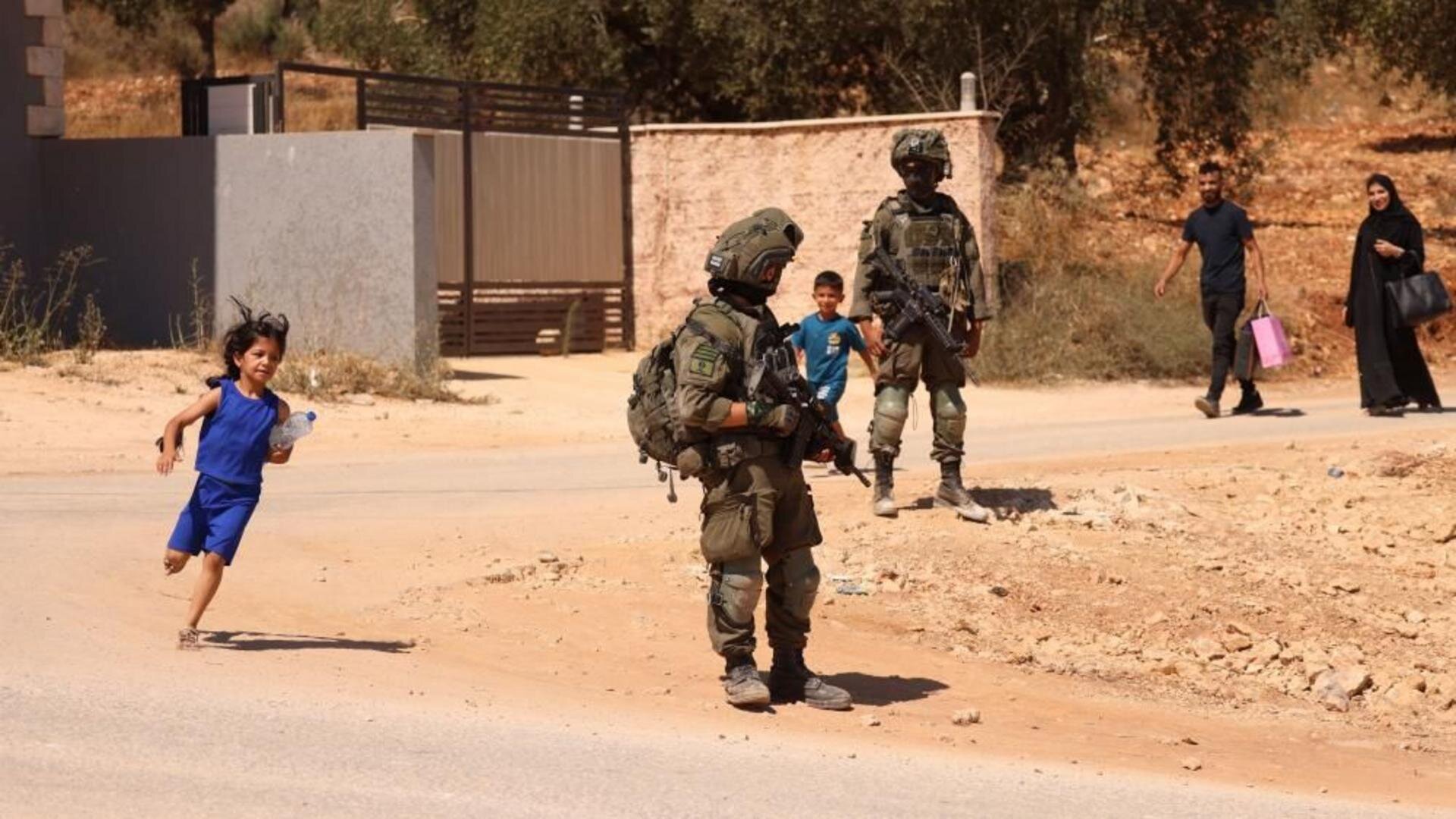 Palestinians told to leave homes in village where Israeli settlers besieged houses