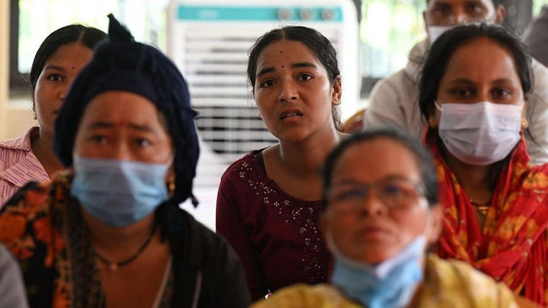 Nepal death toll crosses 1,000 as rescuers race to find workers trapped in mud-filled tunnels