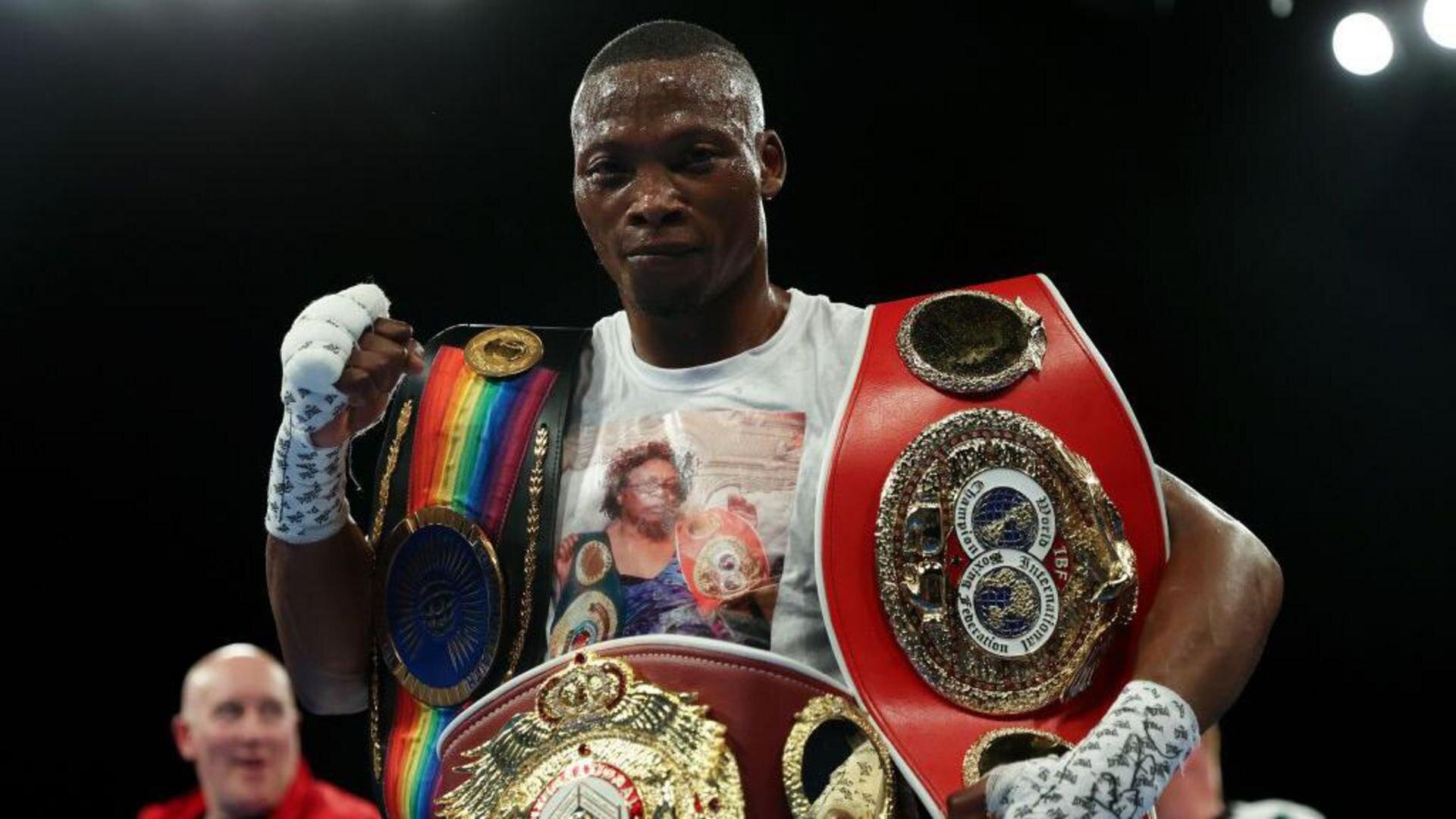 Two-time world champion Tete shot dead outside home