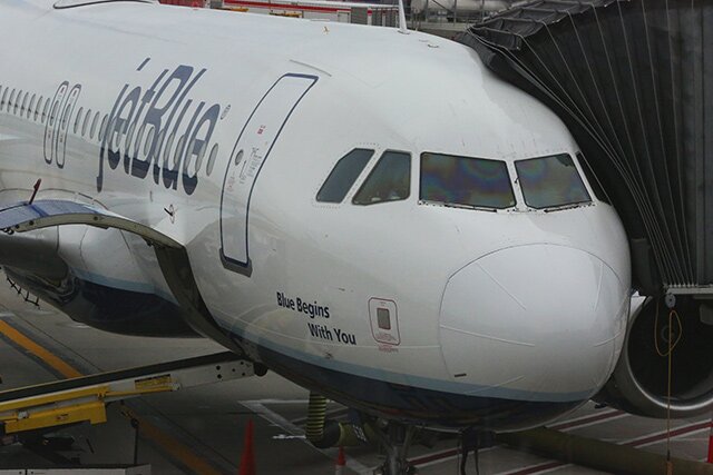 Airlines waive fees for changing, canceling NY and NJ flights ahead of Tuesday storms