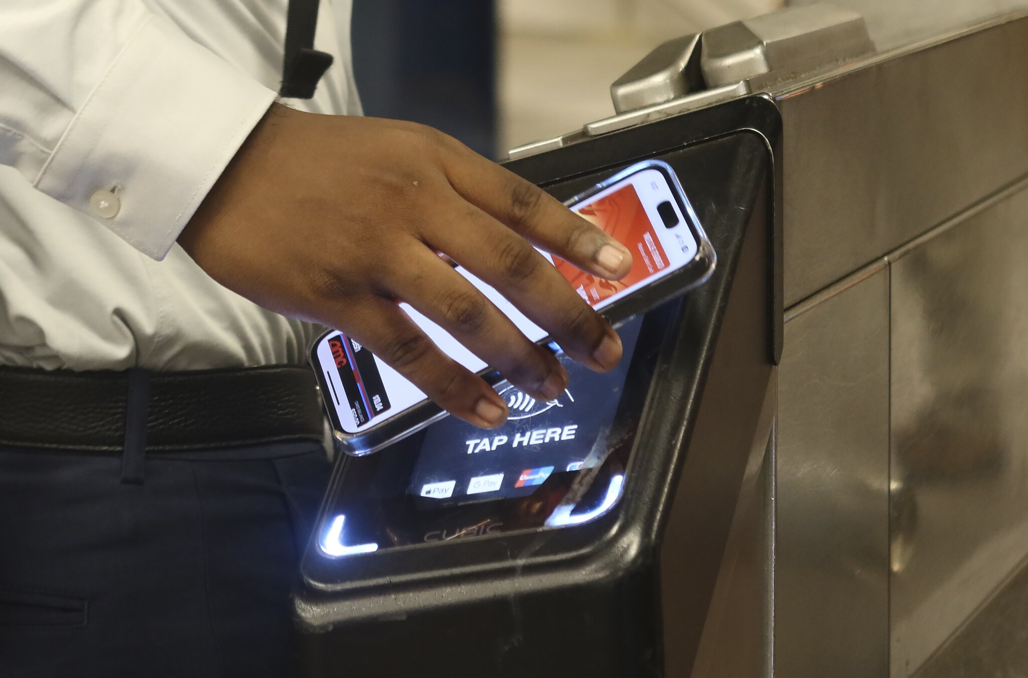 MTA plans to pilot virtual OMNY cards after year of delays