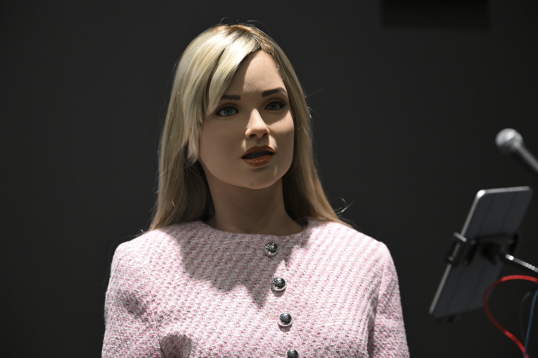 Aborted plan for life-like robot in NY classroom alarms state teachers union