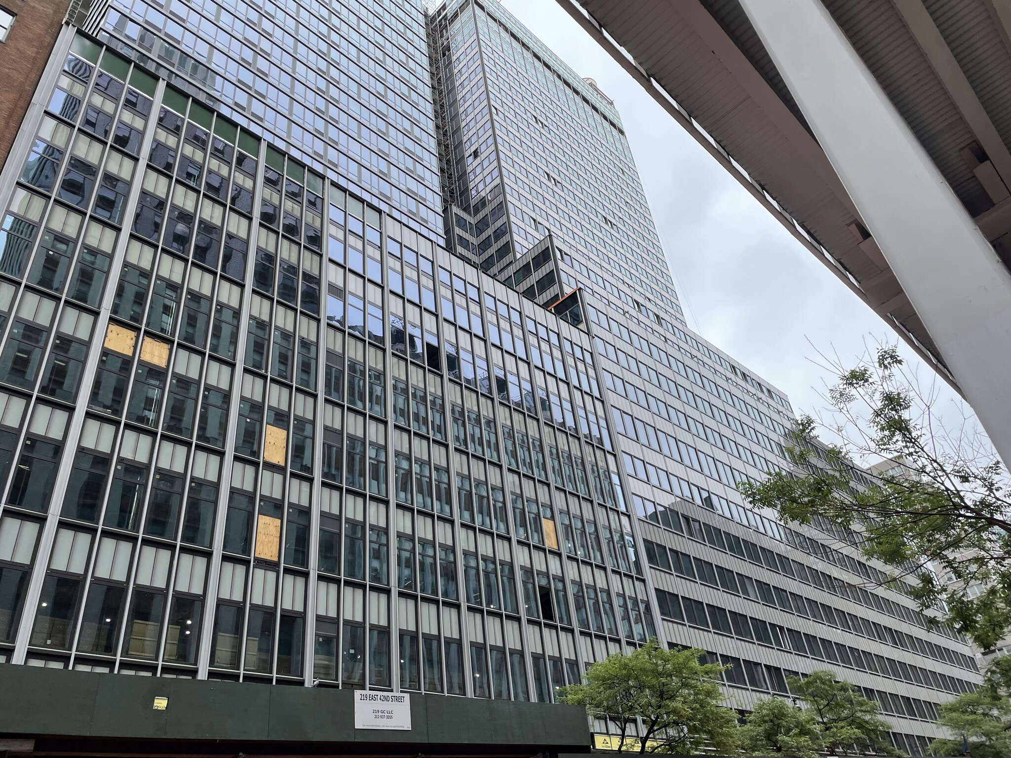 NYC officials order structural review at building next to buckled Midtown highrise
