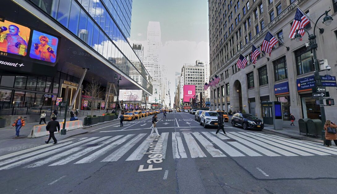 Another group of people spotted emerging from an NYC manhole