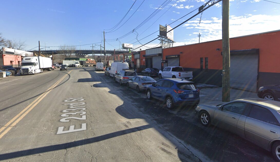 Teen killed, 2 others shot during Bronx car meetup, police say