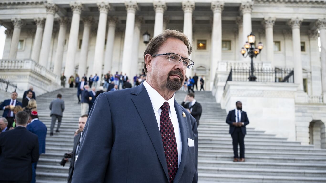 Chuck Edwards' abrupt exit leaves Republicans scrambling