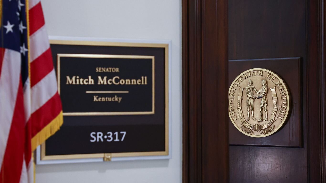Speak or resign: Beshear ups demand for McConnell health status