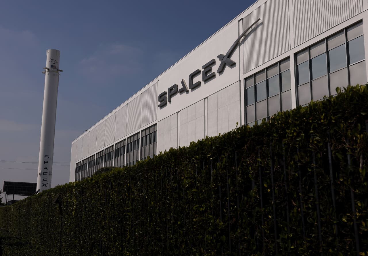 Retail investors are buying the dip on SpaceX’s stock before more shares flood the market