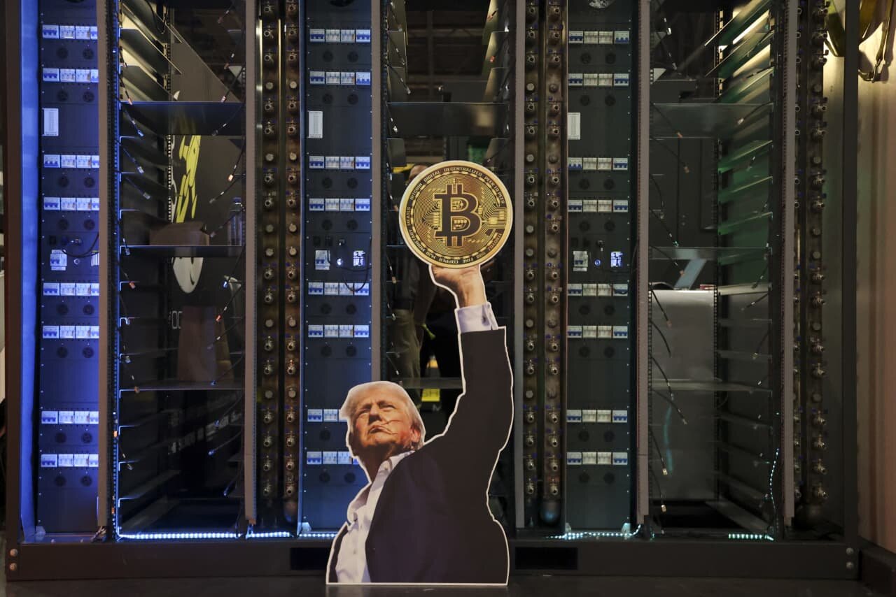 A key cryptocurrency bill could flop because of Trump’s crypto ventures and banks’ objections