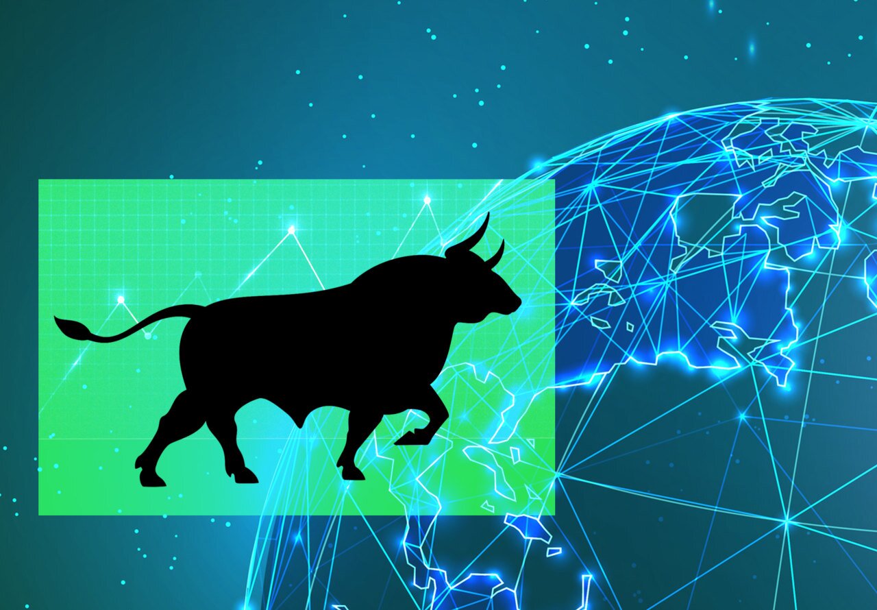 An active fund holding a whopping 800 stocks is beating major indexes. Here’s how.