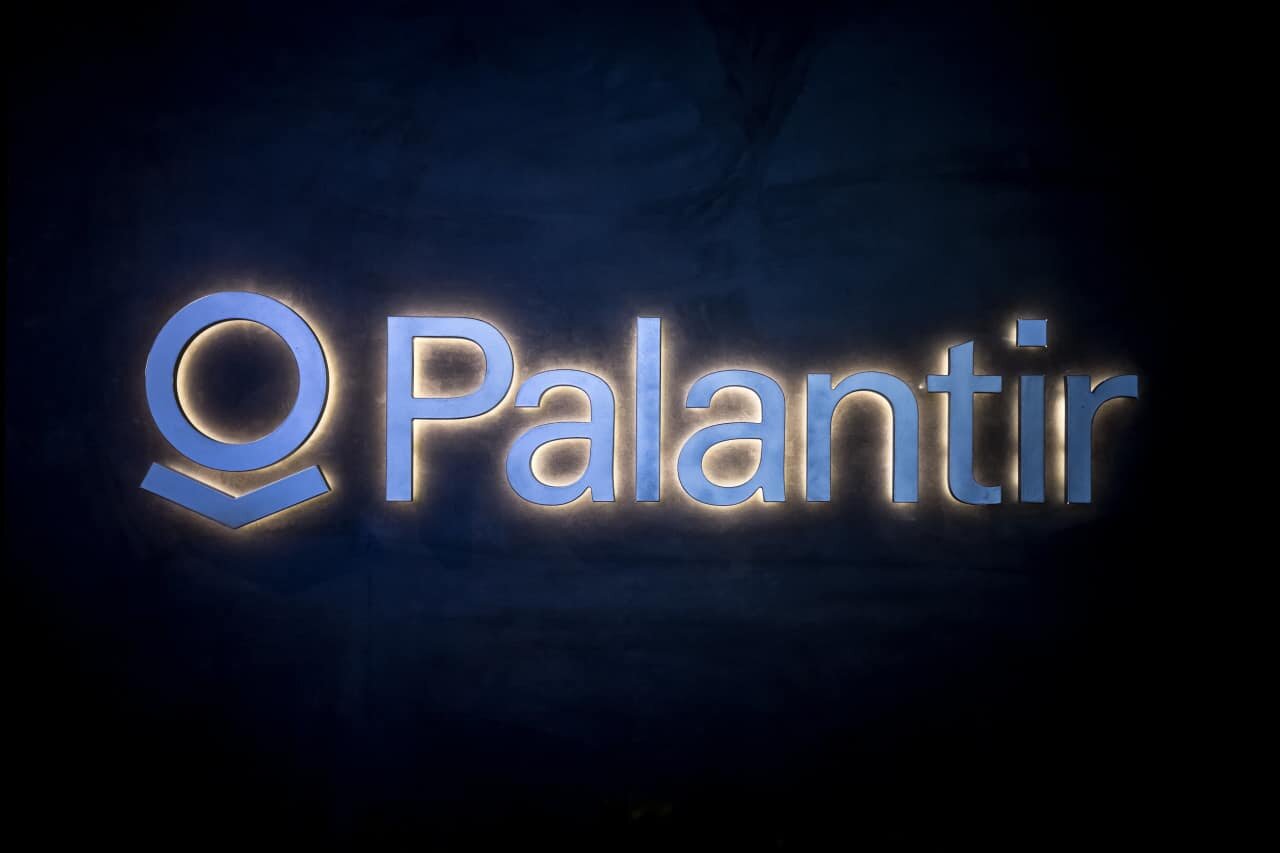 Palantir’s stock stages best week since 2024