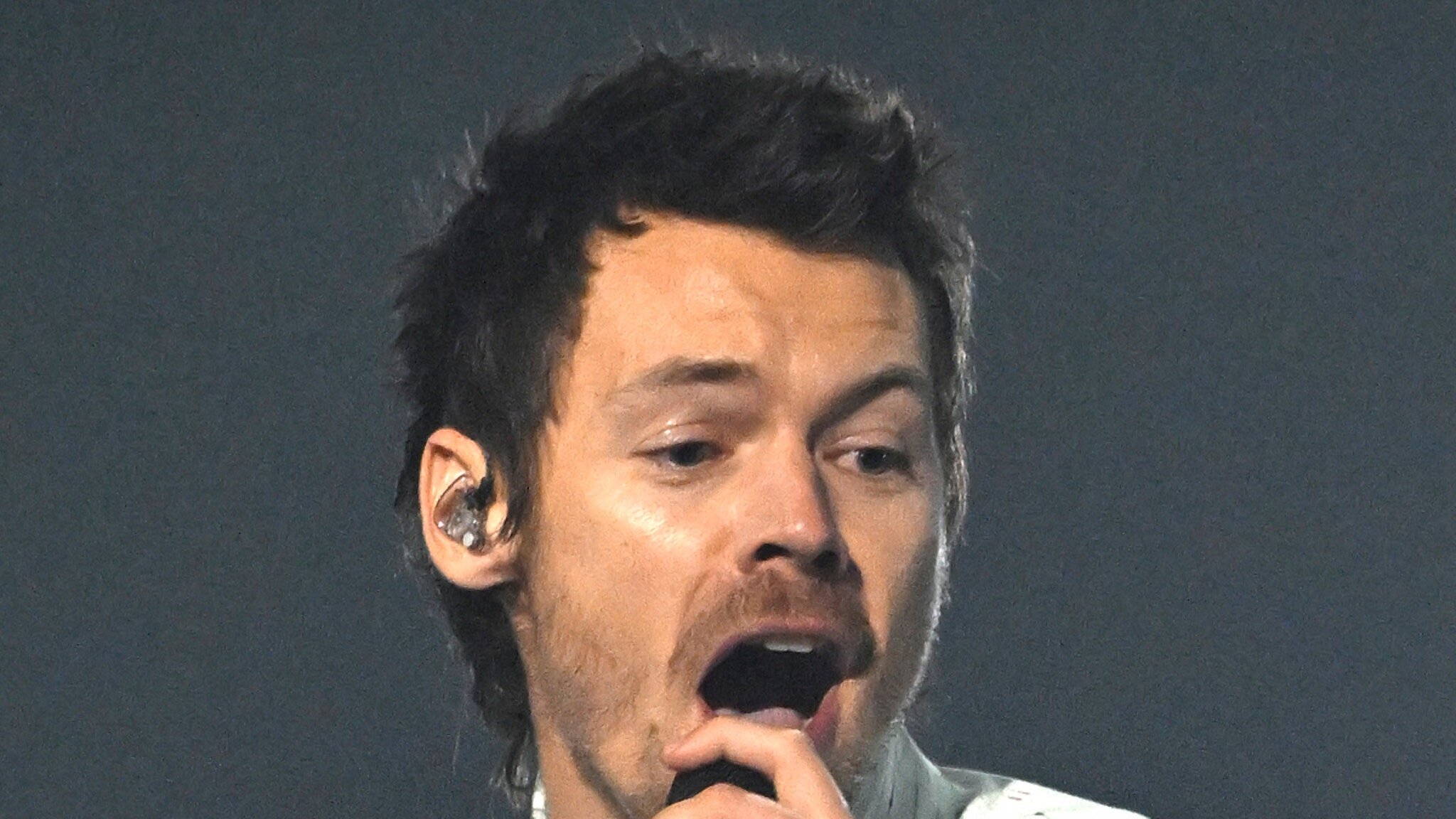 Harry Styles Slips on Stage During Mexico City Concert, After Heavy Storm