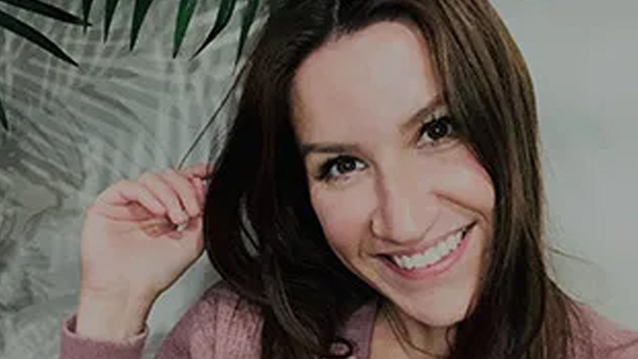 Toxic Love Story' Angela Diaz Works for Abortion Support Organization