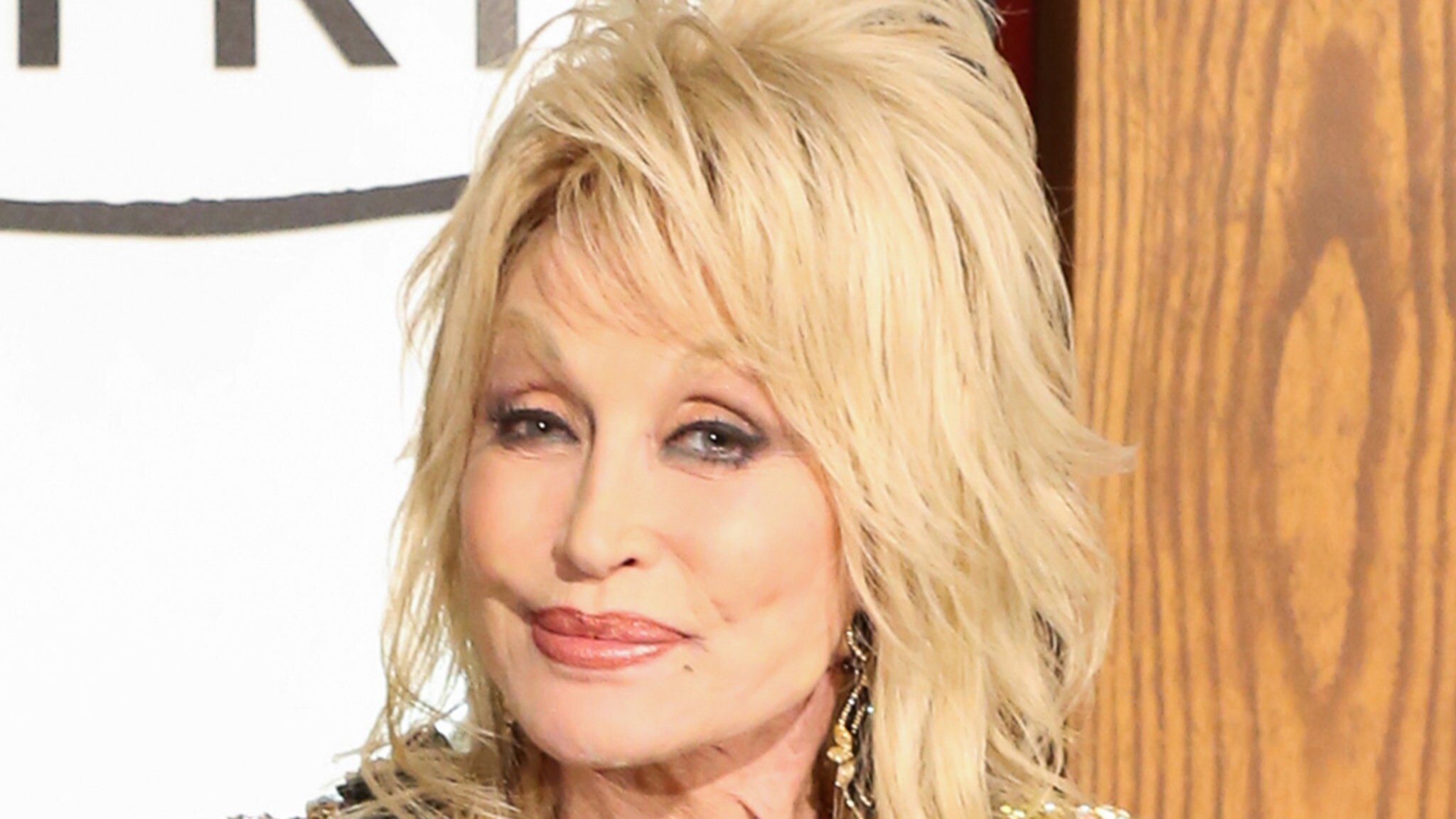 Dolly Parton's Loved Ones Gather at Nashville Burial Site