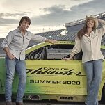 Anne Hathaway to help Tom Cruise into the car for Days Of Thunder sequel