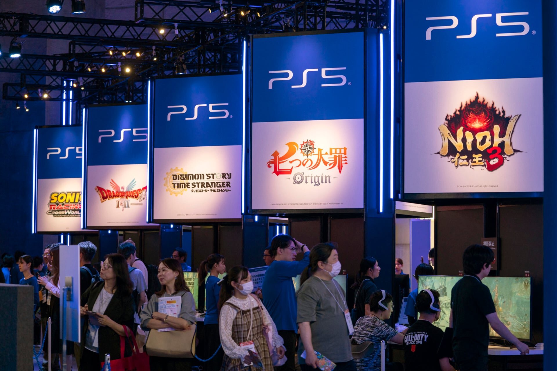 Ex-God Of War Writer Answers Why Japanese Video Game Devs Seem To Keep Their Jobs More