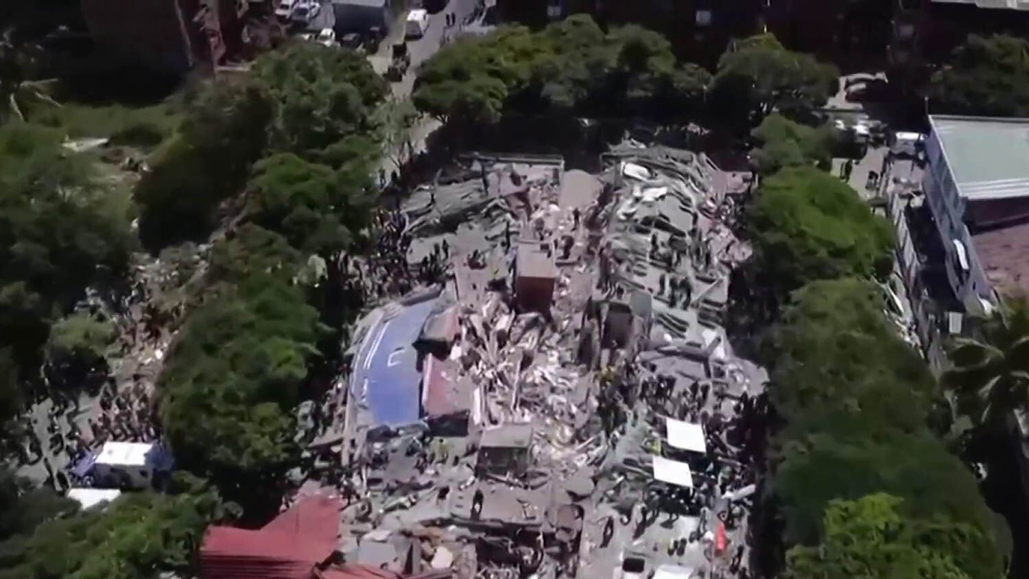Desperate search for survivors after deadly Colombia earthquake