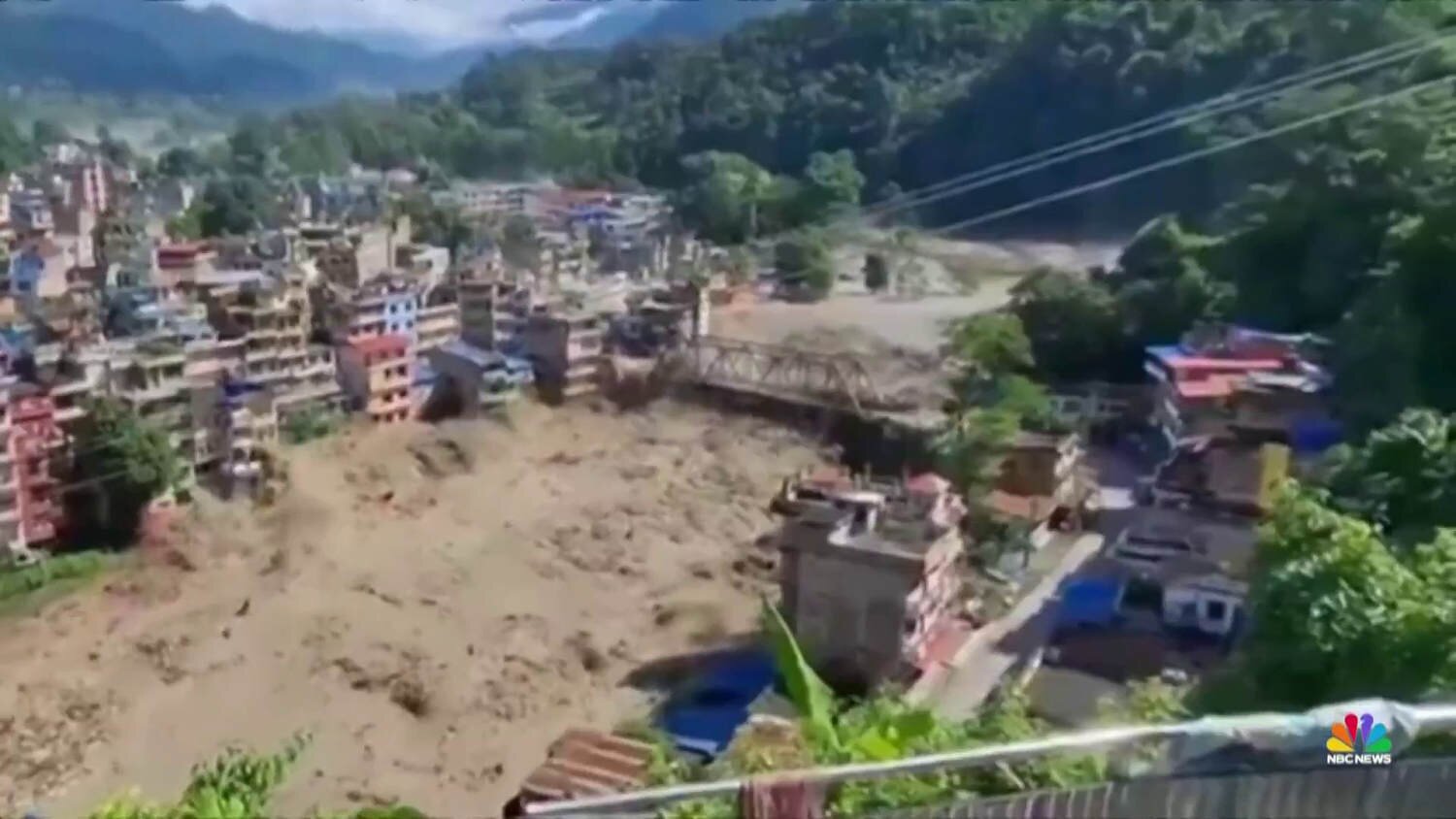 American tourists among hundreds missing after deadly floods in Nepal