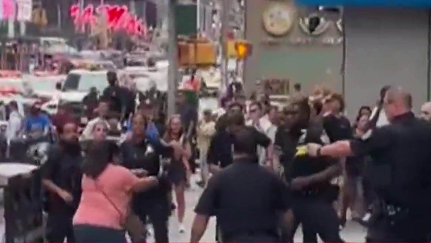 Suspect and female victim dead after Times Square stabbing spree