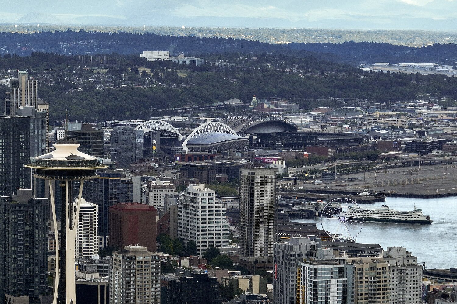 Multiple people injured in Seattle Center shooting, police say