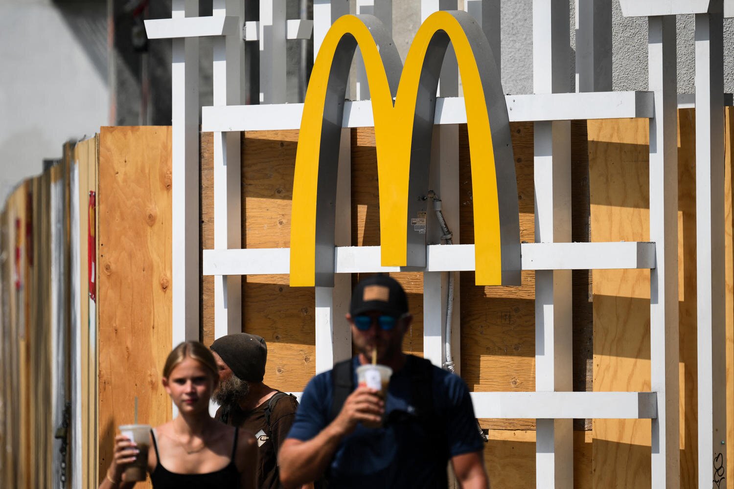 McDonald’s struggles to attract bargain-hungry customers
