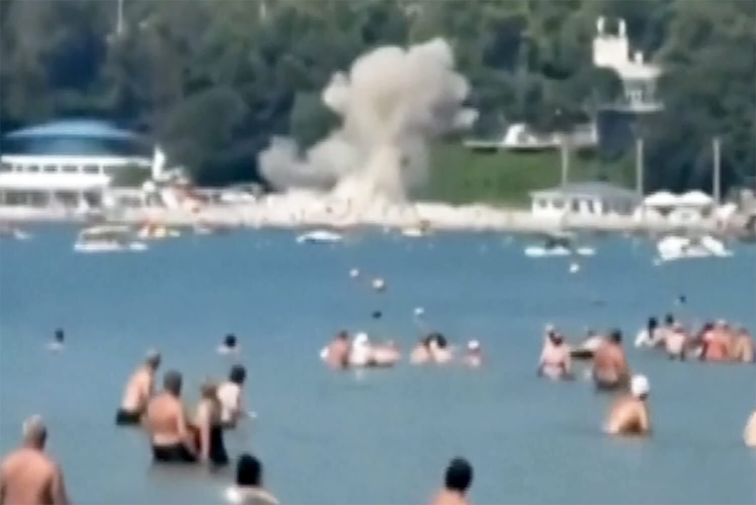 Moscow and Kyiv trade blame over drone explosion that killed 7, including 3 children, on Russian beach