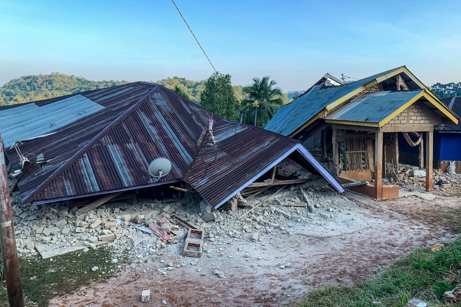 Magnitude-7.7 quake hits off coast of Indonesia, killing at least 2