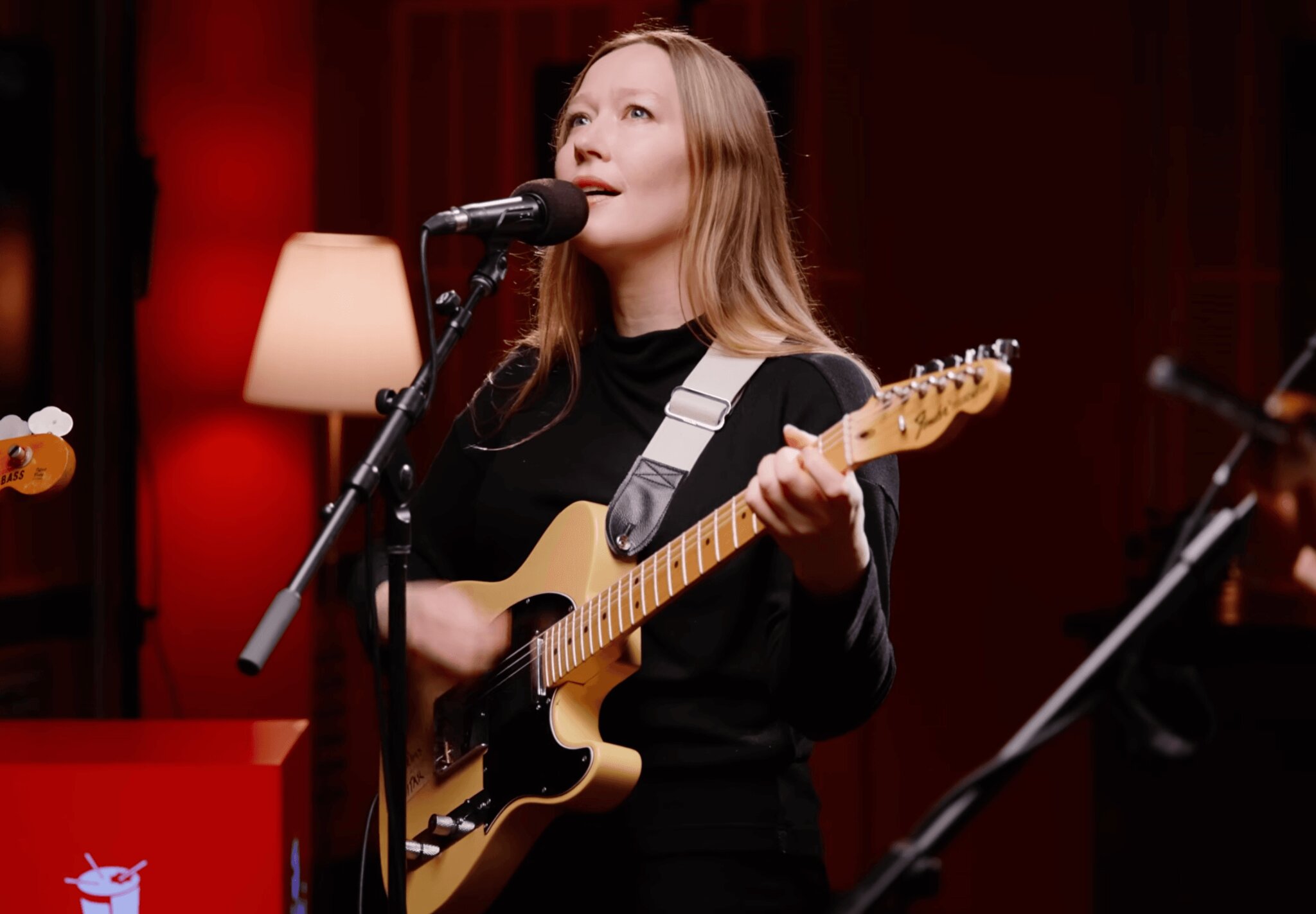 Watch Julia Jacklin Cover Sugar Ray’s “Every Morning