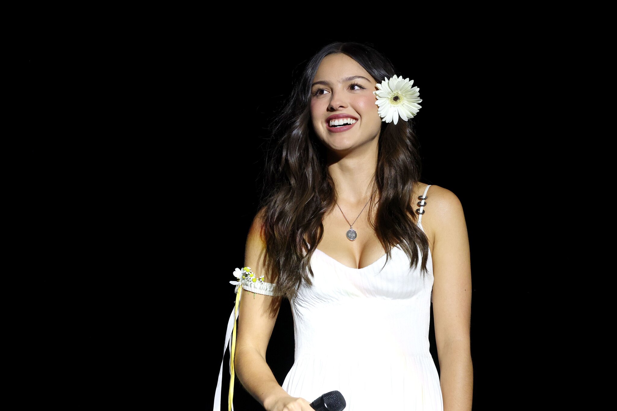 Watch Olivia Rodrigo Sing “Landslide” with Stevie Nicks at Daisy Chain Fields