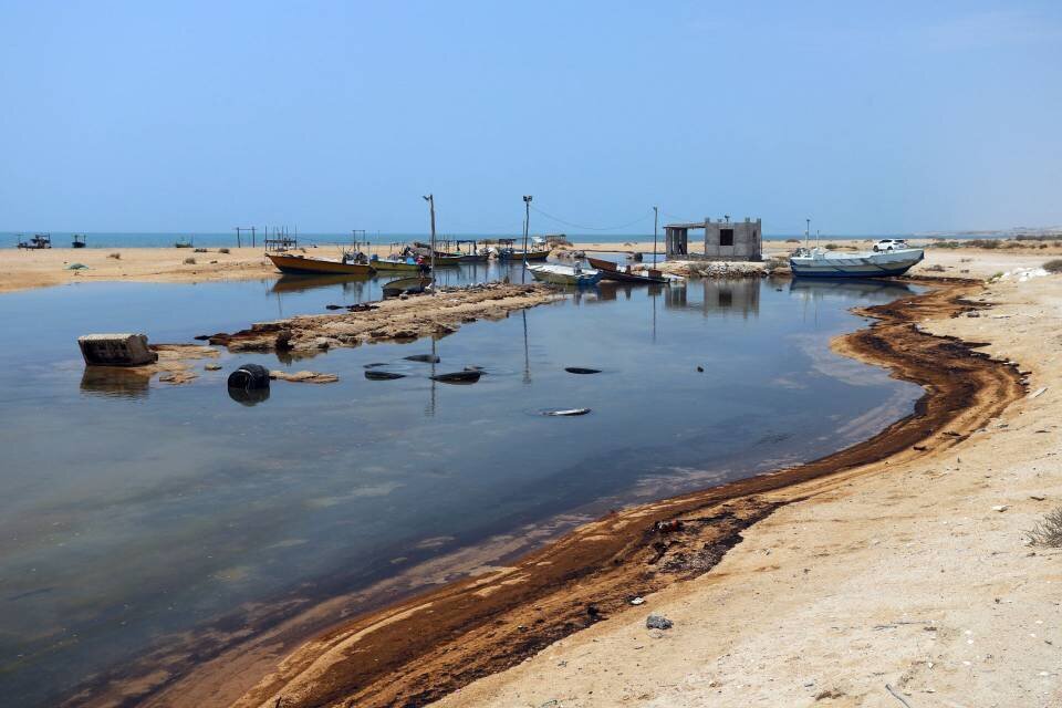 Qeshm oil contamination: a legacy of US military presence in Persian Gulf