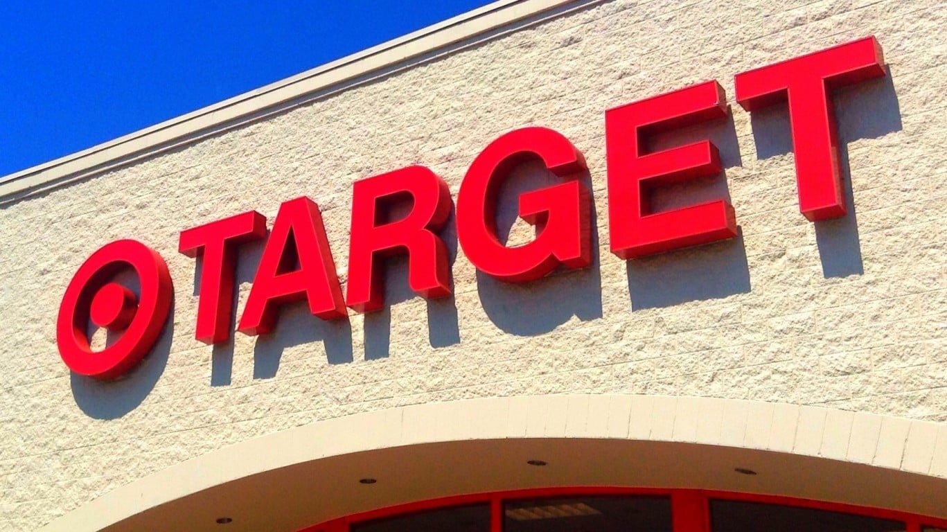 Top Retail Analyst: Target Offers More Upside Than Walmart Today Ahead of Earnings This Week