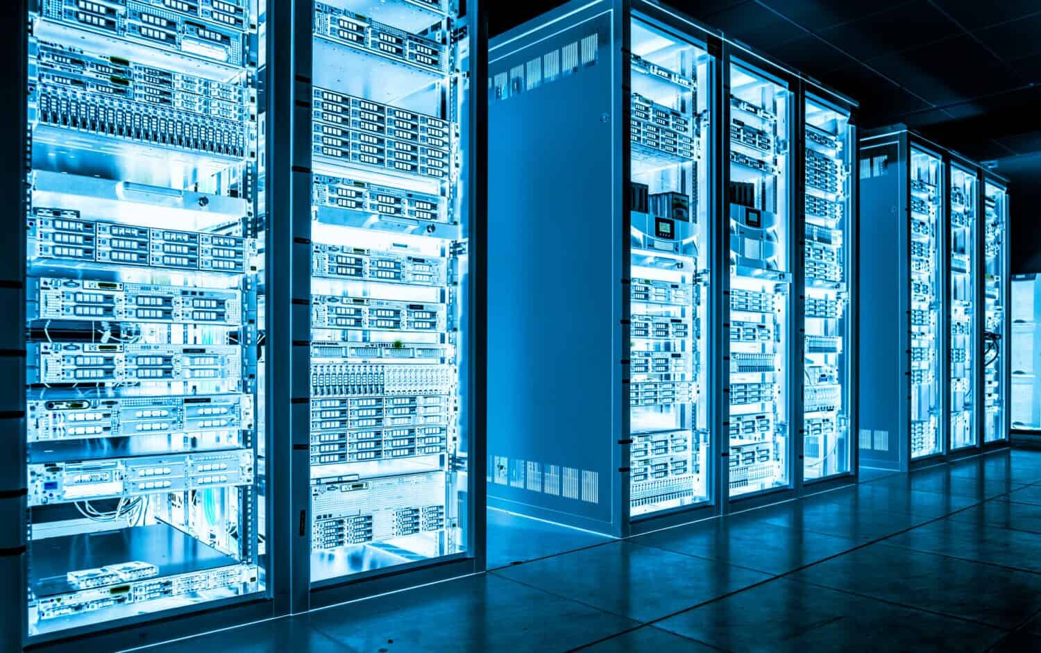 Super Micro Advances 13%, Dell Gains 5%, HPE Rises 3% on Blowout AI Server Guidance