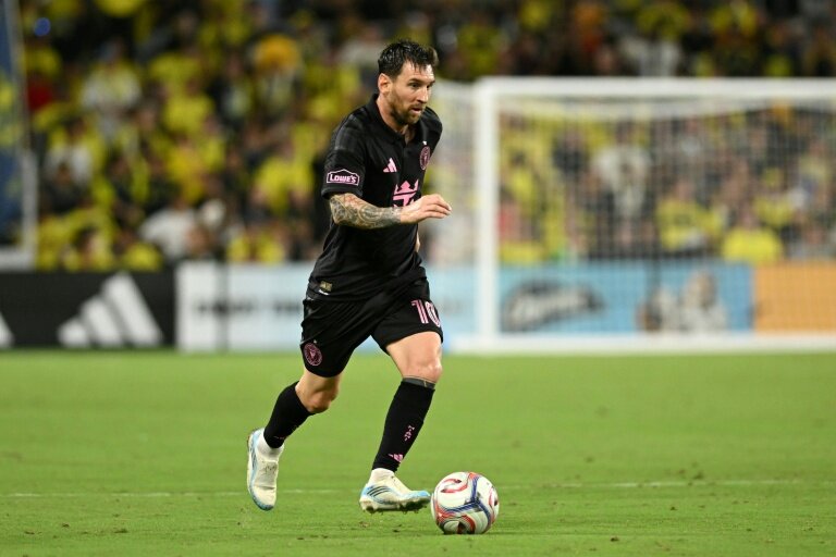 Messi scores first goal since father's death