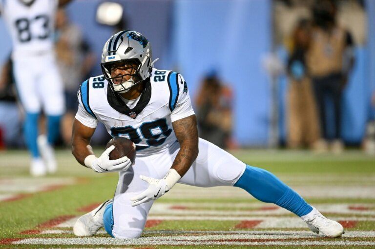 Panthers edge Cardinals in NFL pre-season opener