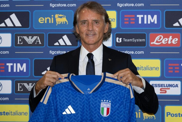 Mancini wants Italy back to trophy-winning ways