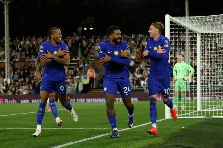 Special' Chelsea forwards inspire Alonso's winning start