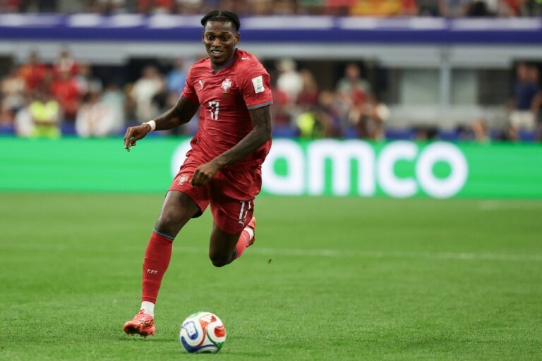 Rafael Leao leaves AC Milan for Galatasaray