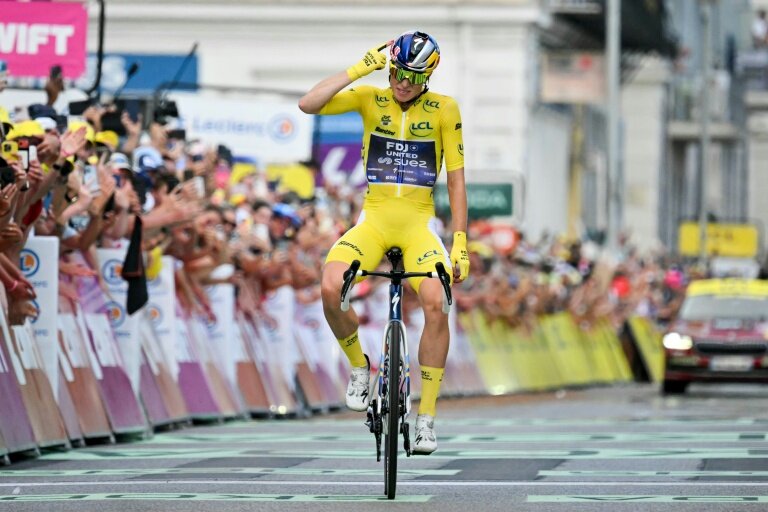 Vollering wins Tour de France Femmes after war of nerves