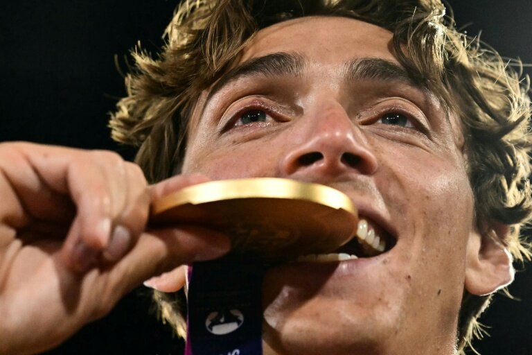 Duplantis masterclass for fourth Euro pole vault title
