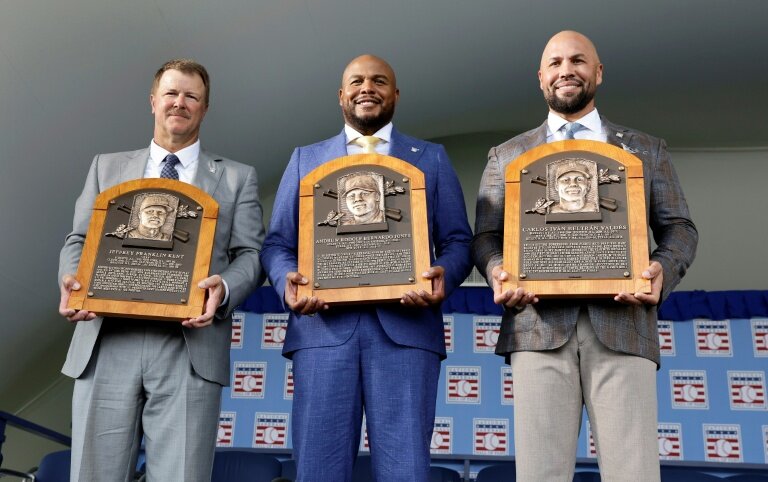 Beltran, Kent and Jones join Baseball Hall of Fame