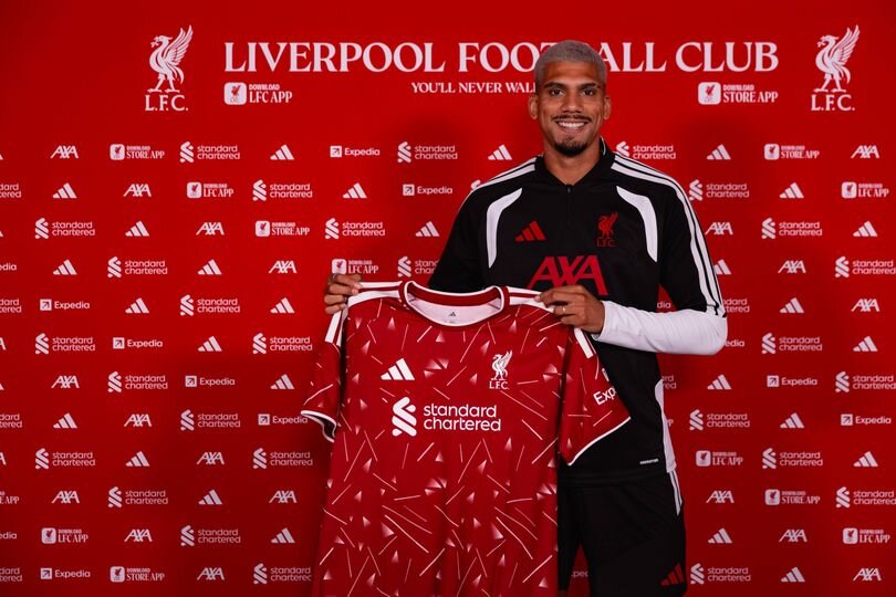 Liverpool secure Ronald Araújo signing from Barcelona amid defensive injury crisis