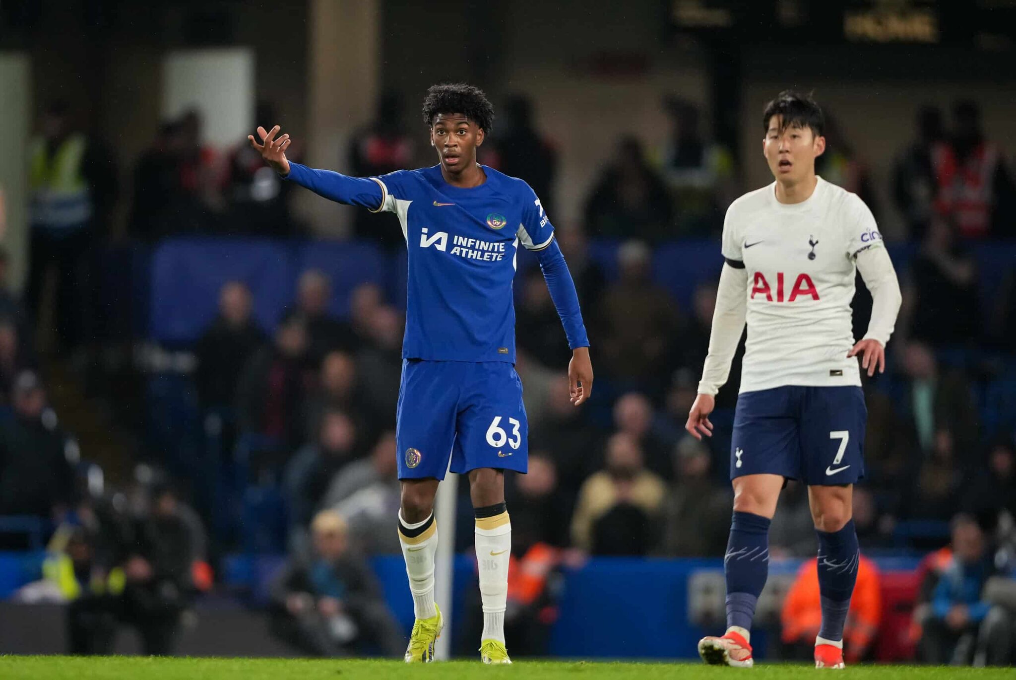 Report: Liverpool considering move to sign Chelsea defender