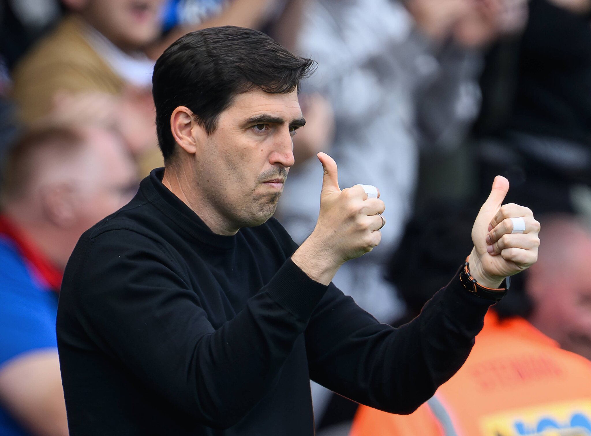 Interesting, Andoni Iraola makes immediate decision that Arne Slot wouldn't
